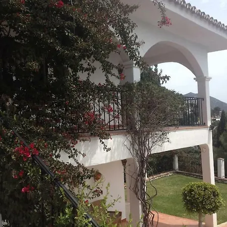 Проживание в семье Casa Pacifica *