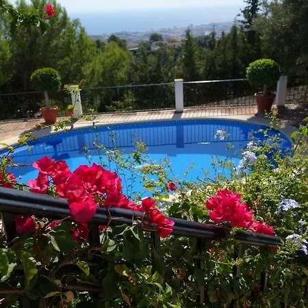 Проживание в семье Casa Pacifica